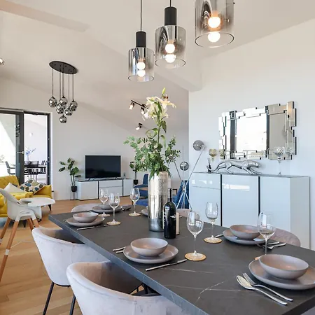 Luxury Penthouse Berin With Rooftop Terrace And Jacuzzi Apartamento *