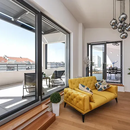 Luxury Penthouse Berin With Rooftop Terrace And Jacuzzi *