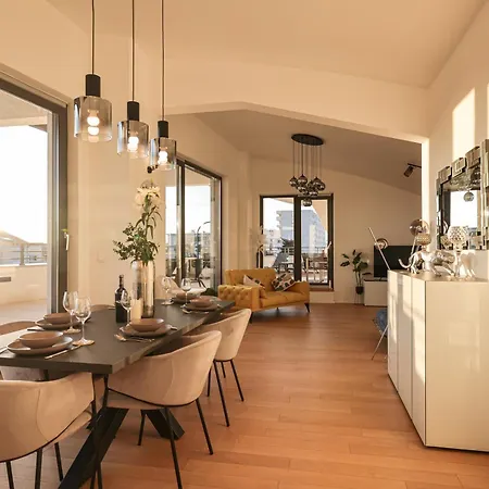 Luxury Penthouse Berin With Rooftop Terrace And Jacuzzi