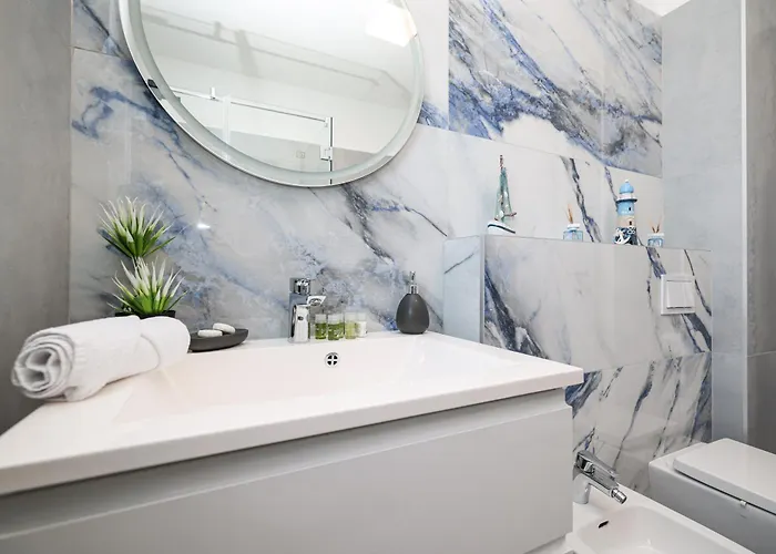 Luxury Penthouse Berin With Rooftop Terrace And Jacuzzi *